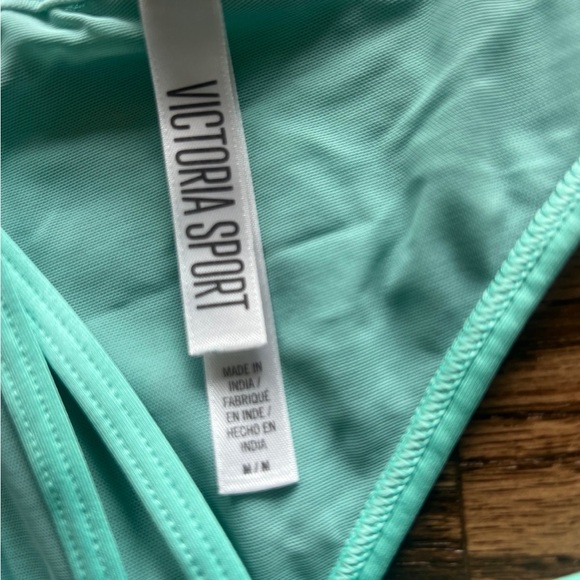 Medium Victoria secret sports bra - Picture 3 of 3